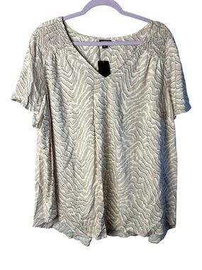 Torrid size 2x Challis Flutter Sleeve Animal stripes Top NWT 2